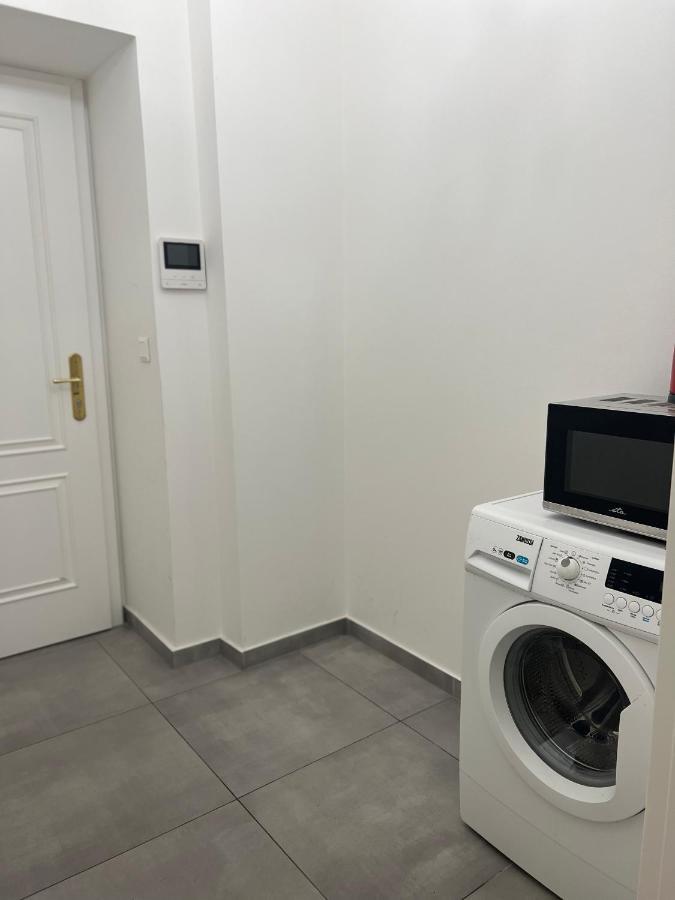 Angeloroma Deluxe Apartment Prague Exterior photo