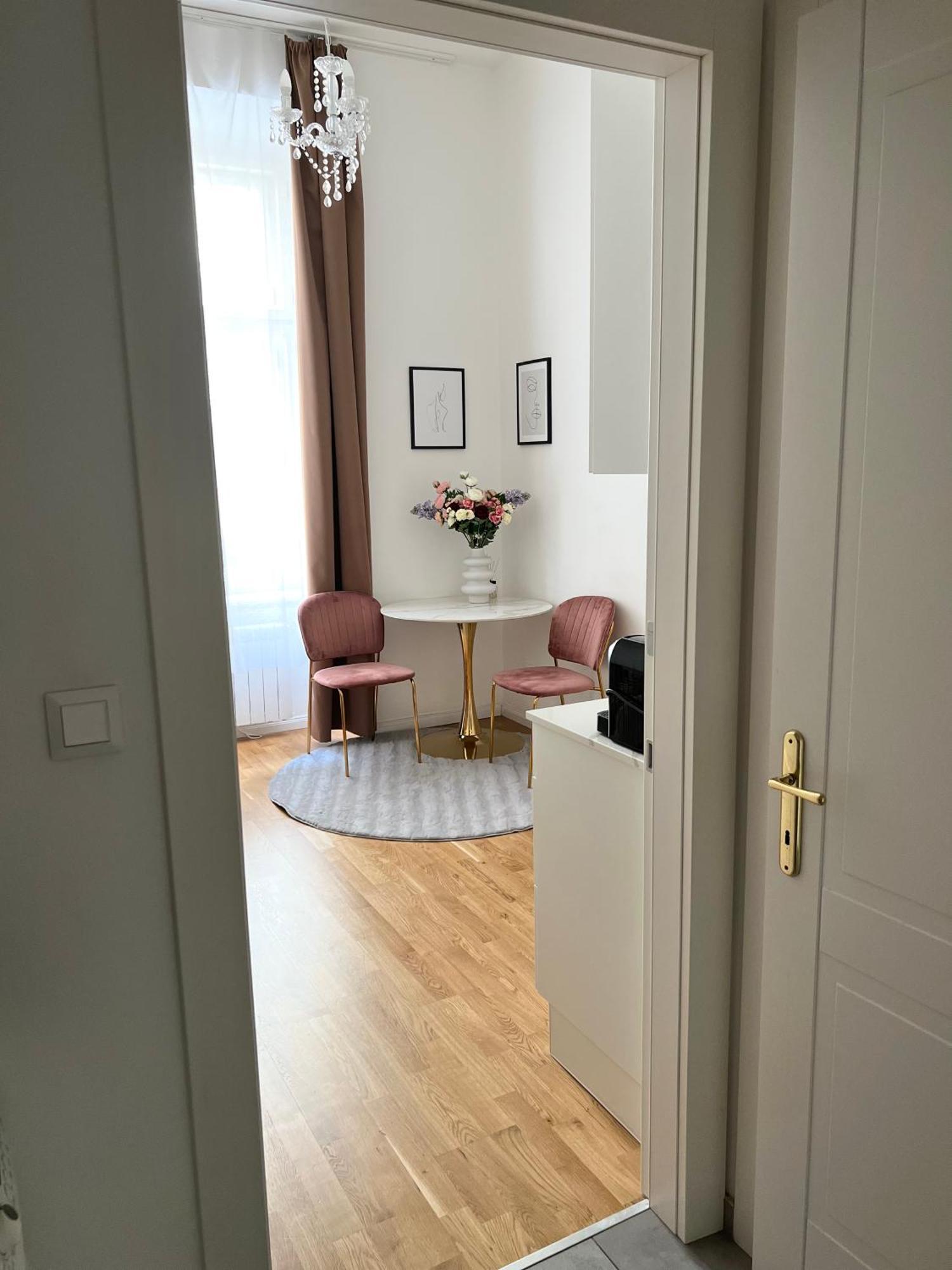 Angeloroma Deluxe Apartment Prague Exterior photo